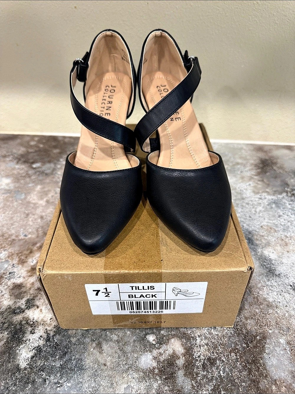Journee Collection Tillis Pointed Toe Heels in Black US 7.5 Like New